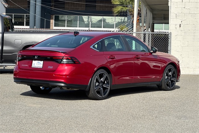2025 Honda Accord Sport photo 4