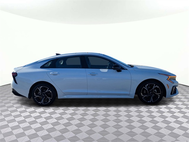 2025 Kia K5 GT-Line photo 2