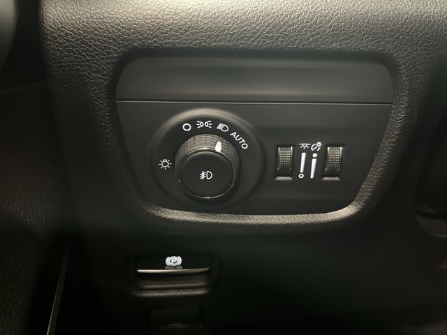 2022 Jeep Grand Cherokee Limited photo 22