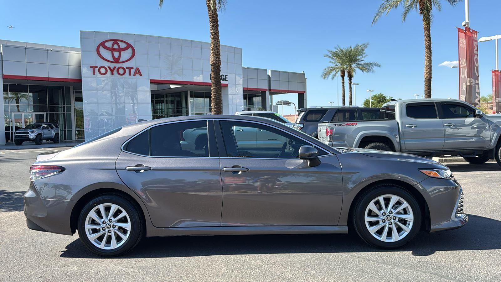 2021 Toyota Camry LE photo 8