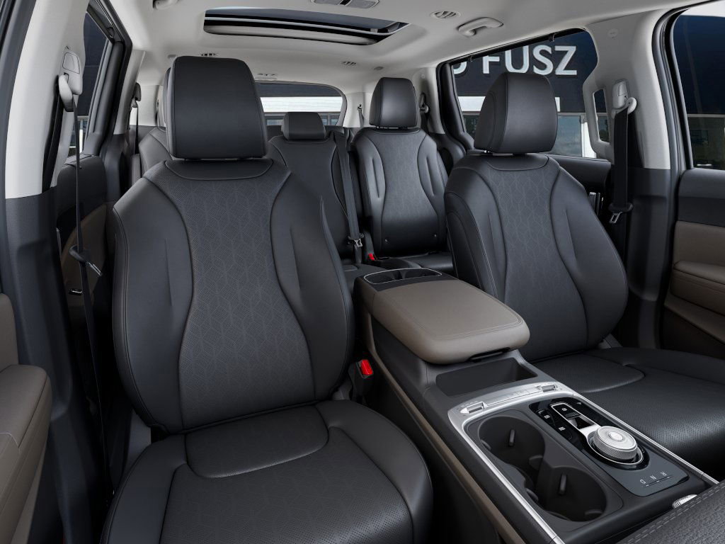 2026 Kia Carnival SX photo 15
