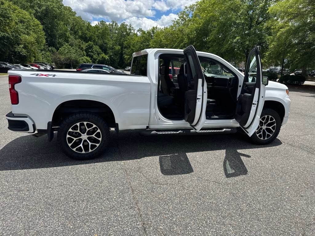 2022 Chevrolet Silverado 1500 RST photo 12