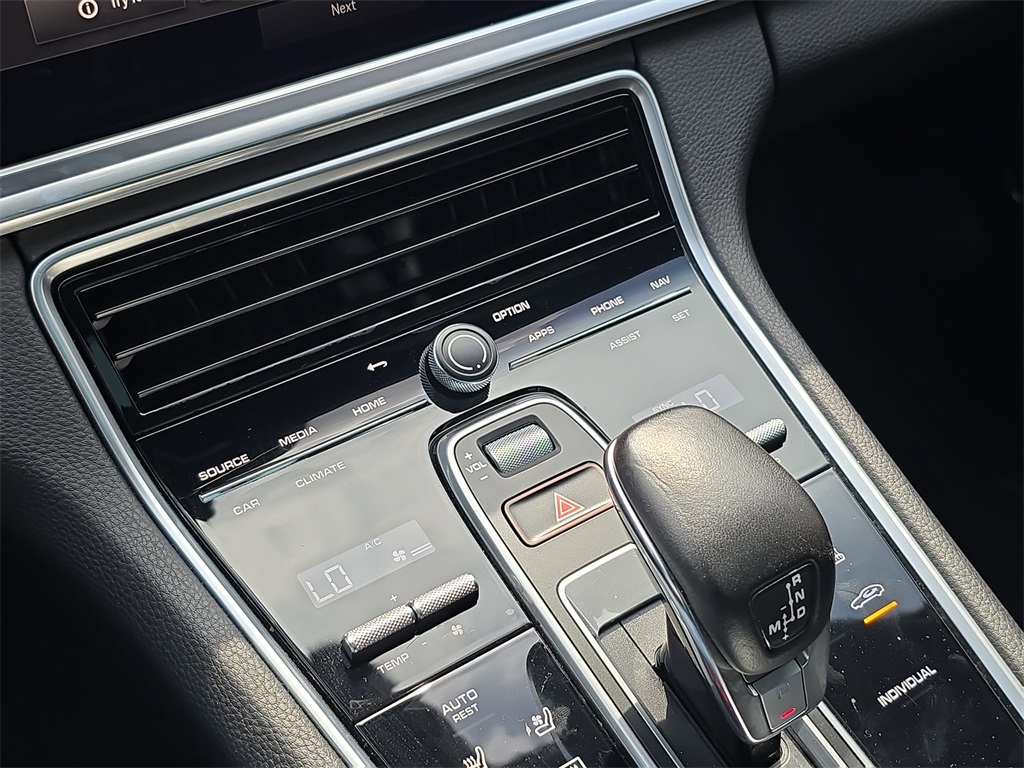 2023 Porsche Panamera Platinum photo 31