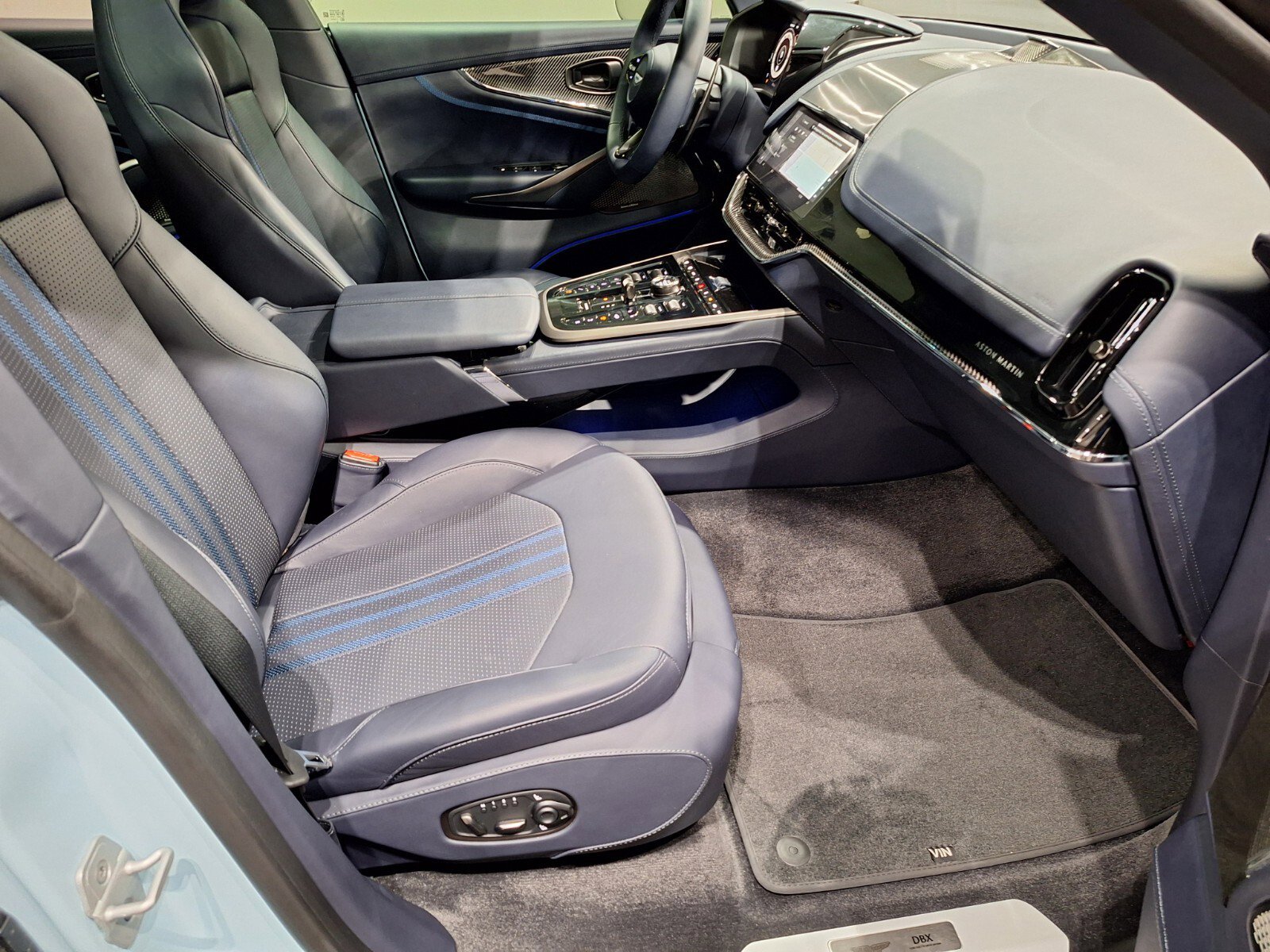 2025 Aston Martin DBX AM8 DBX707 photo 21