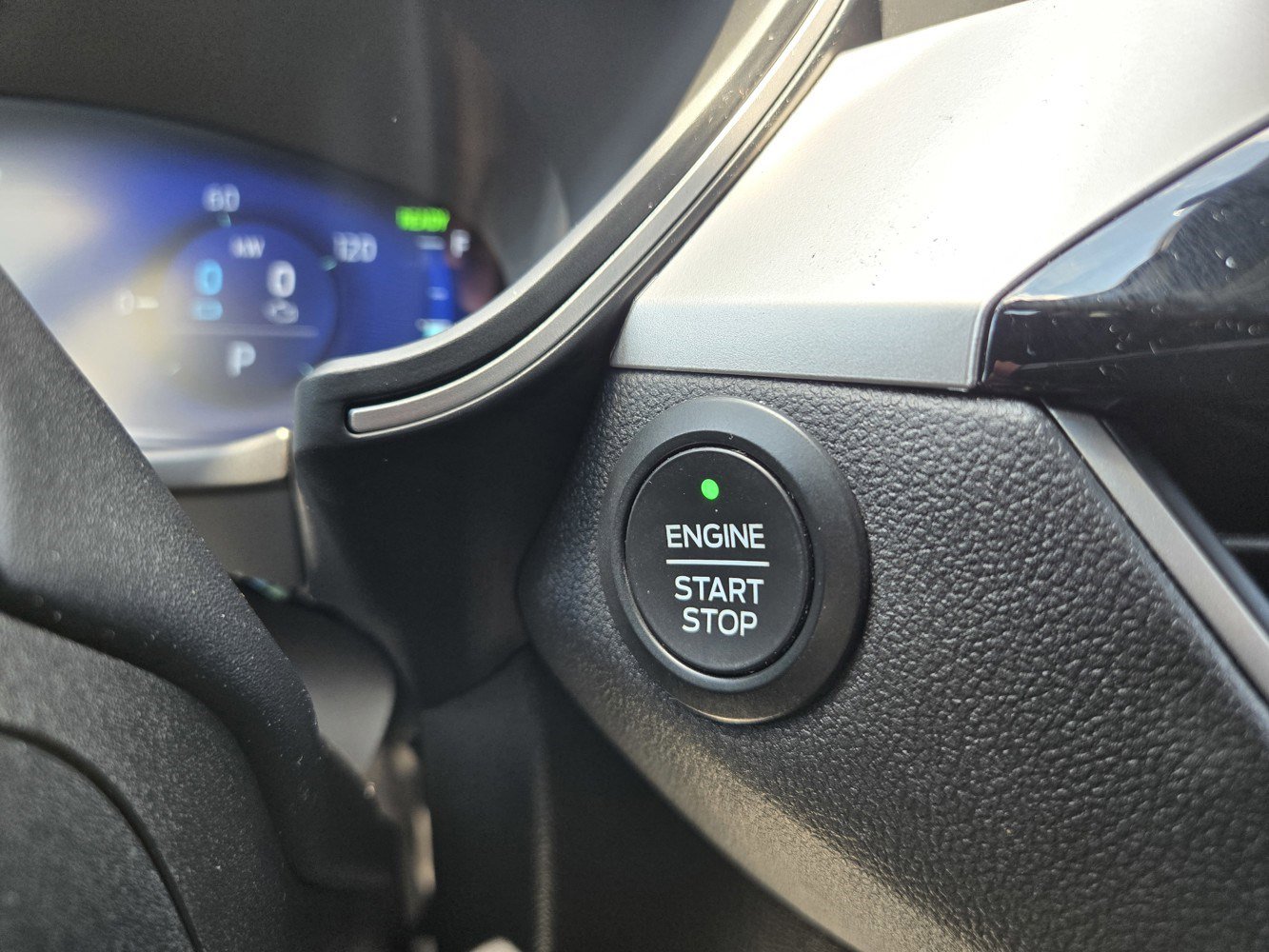 2020 Ford Escape SE Sport Hybrid photo 24
