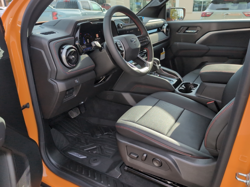 2026 Chevrolet Colorado Z71 photo 9