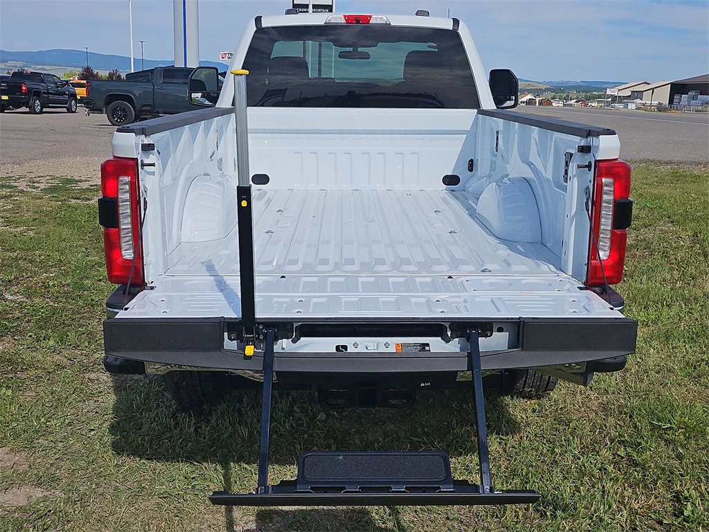 2025 Ford F-350 XLT photo 47
