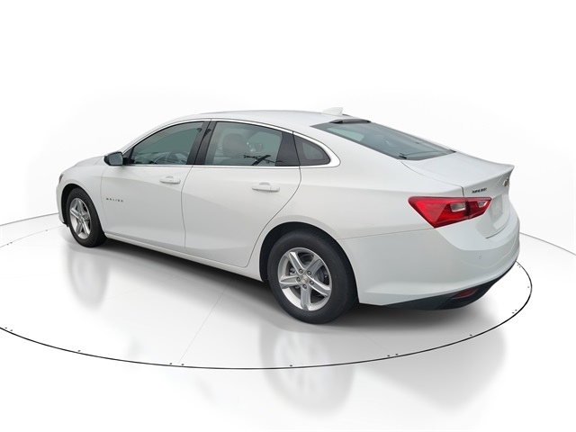 2024 Chevrolet Malibu 1LT photo 2