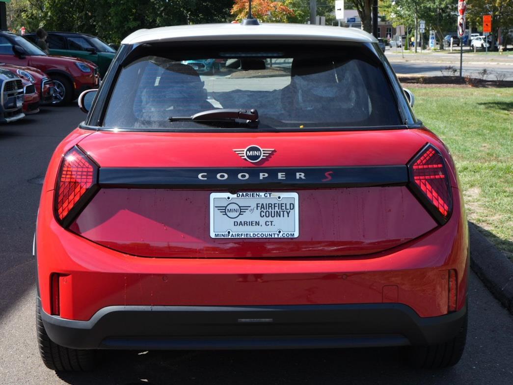 2026 Mini Cooper Hardtop S 4 Door Iconic photo 11
