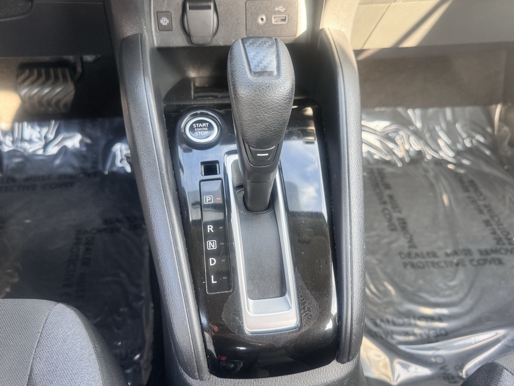 2023 Nissan Versa 1.6 SV photo 10
