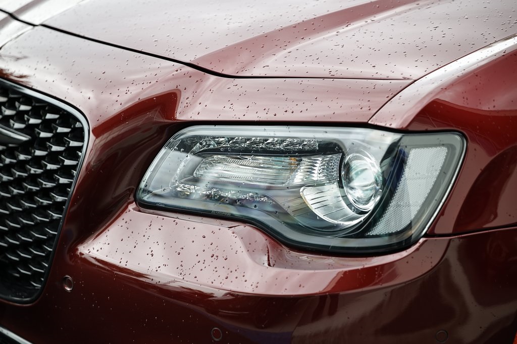 2023 Chrysler 300 S photo 12