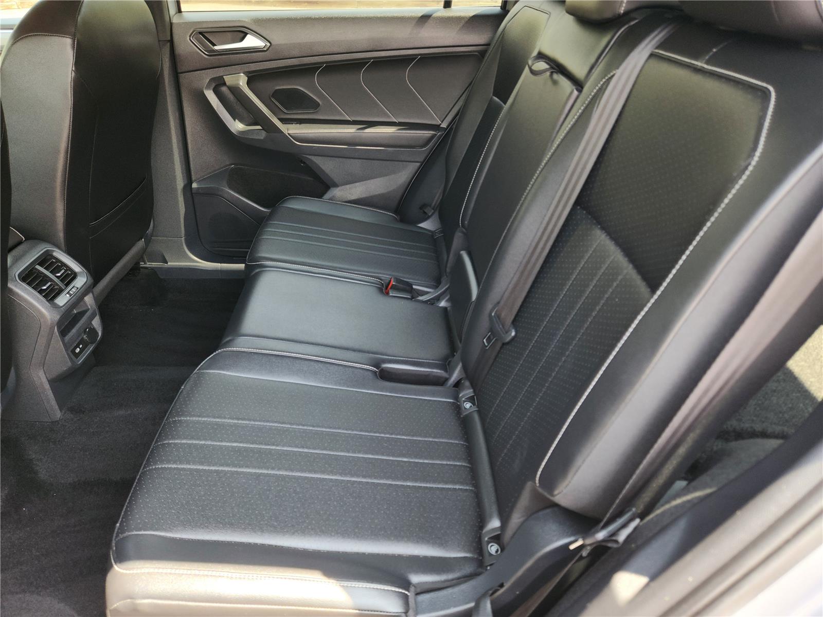 2022 Volkswagen Tiguan SE R-Line Black photo 6