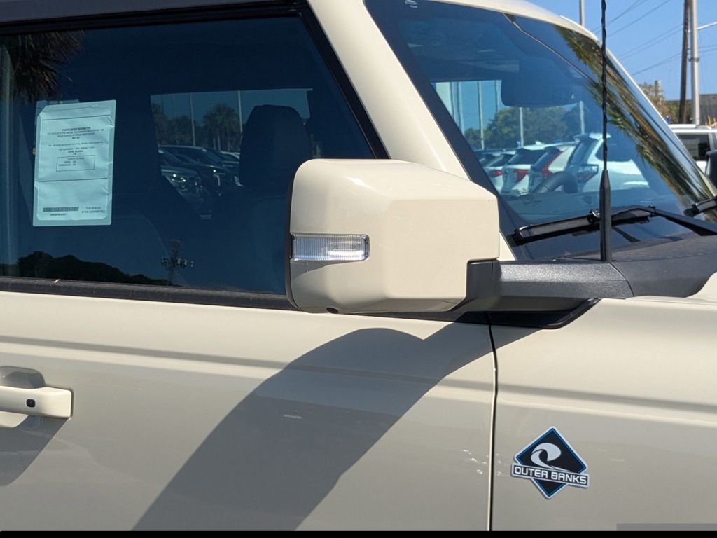 2025 Ford Bronco Outer Banks photo 12