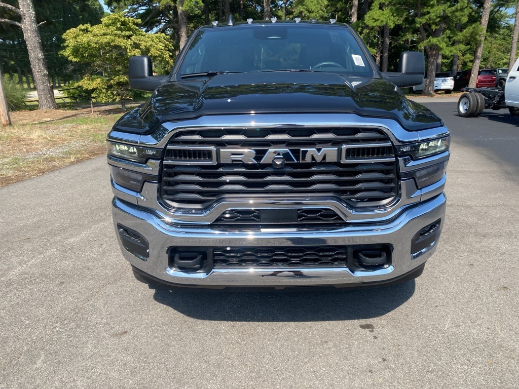 2025 Ram 2500 Tradesman photo 2