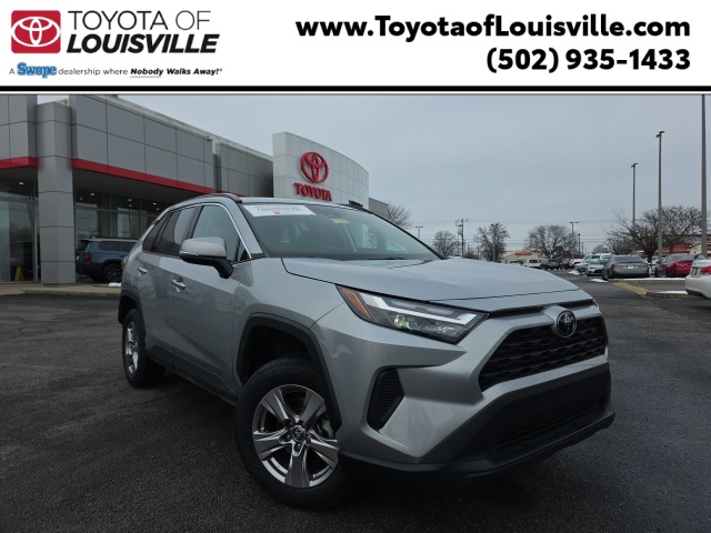 2023 Toyota RAV4 XLE's photo