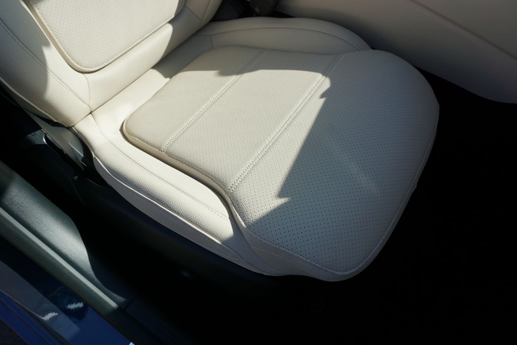 2025 Mercedes Benz C 300 photo 62