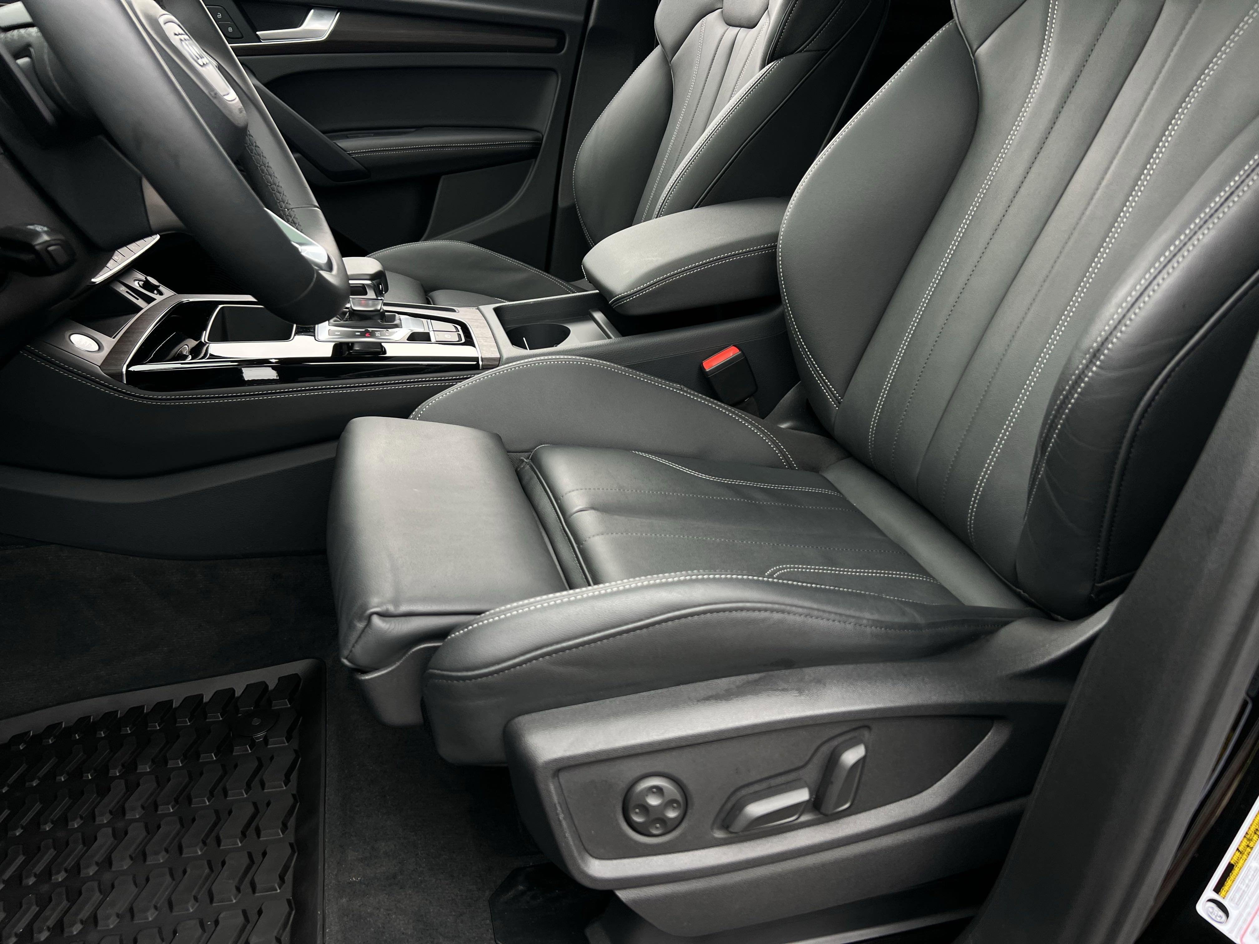 2024 Audi Q5 S line Premium Plus photo 9