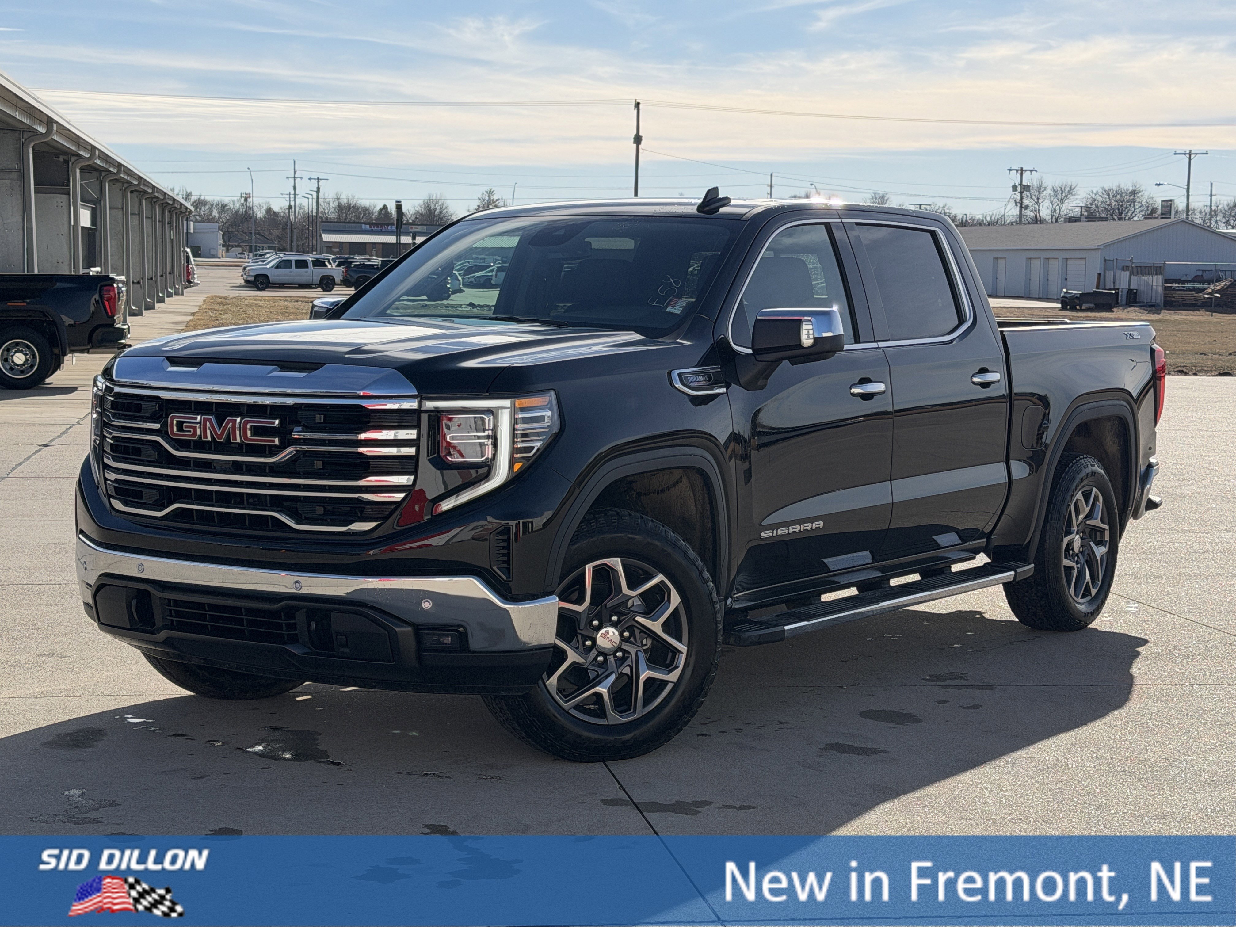 2026 GMC Sierra SLT's photo