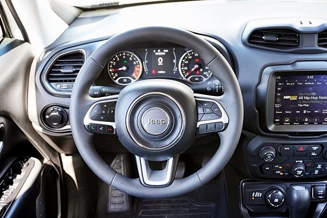 2023 Jeep Renegade Latitude Upland photo 18