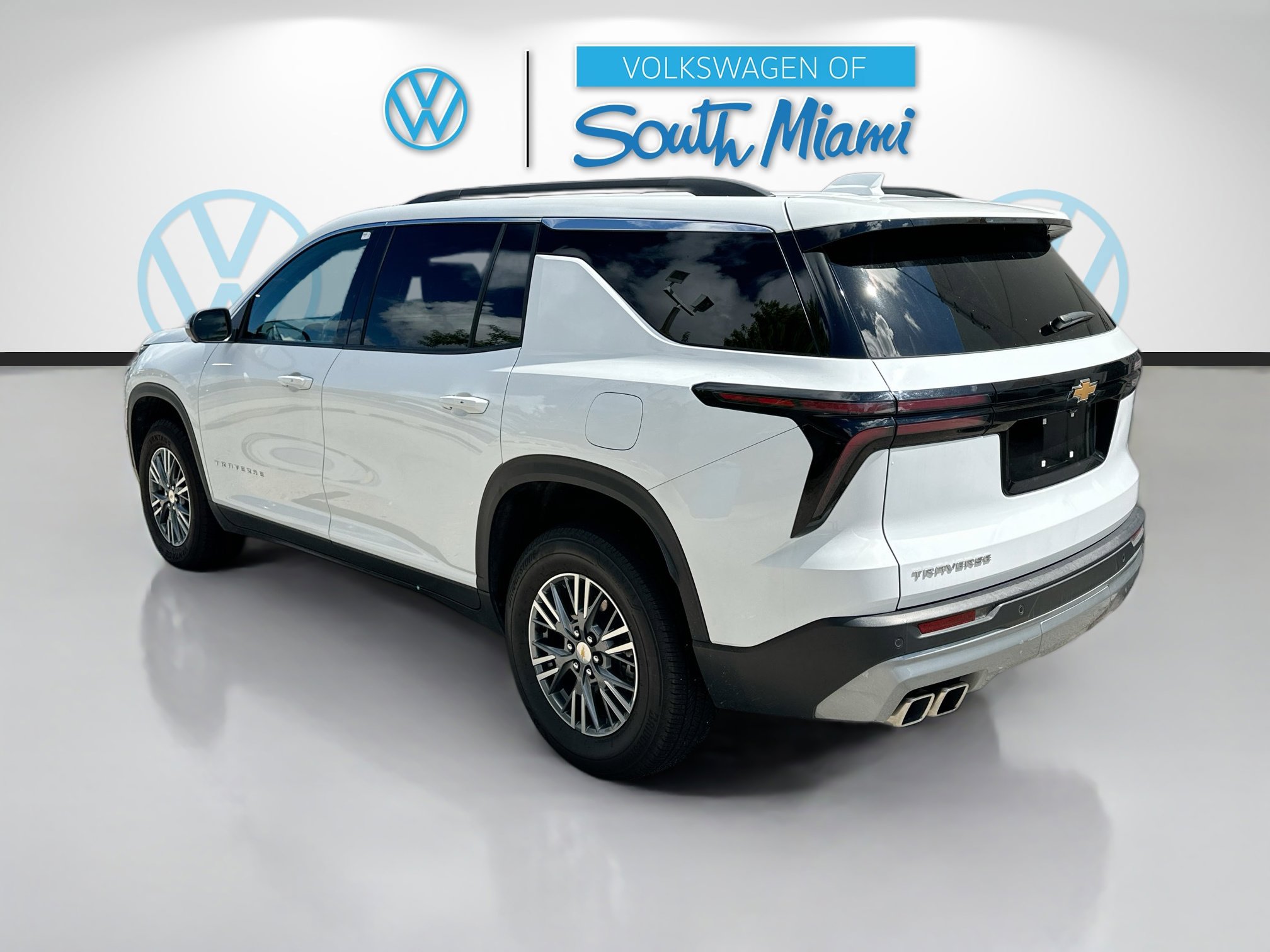 2024 Chevrolet Traverse photo 3