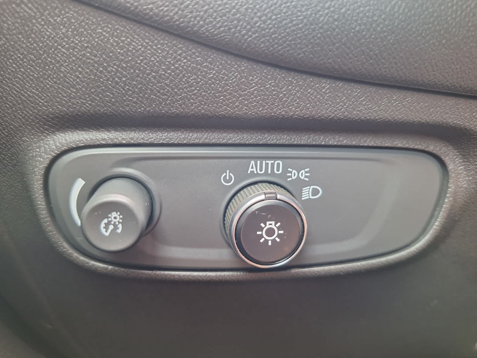 2019 Chevrolet Equinox LS photo 12