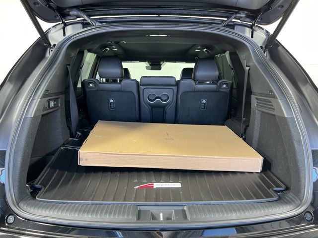 2026 Acura MDX SH-AWD Advance photo 3