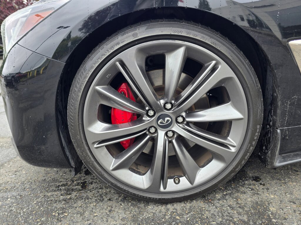2019 Infiniti Q60 Red Sport 400 photo 9