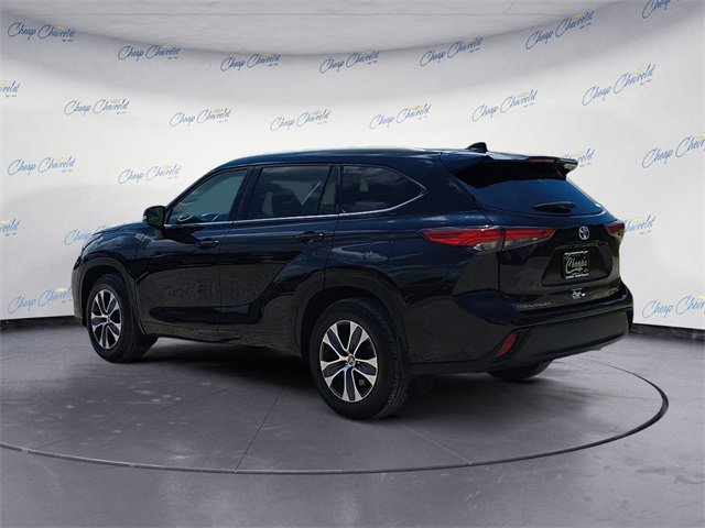 2022 Toyota Highlander XLE photo 3