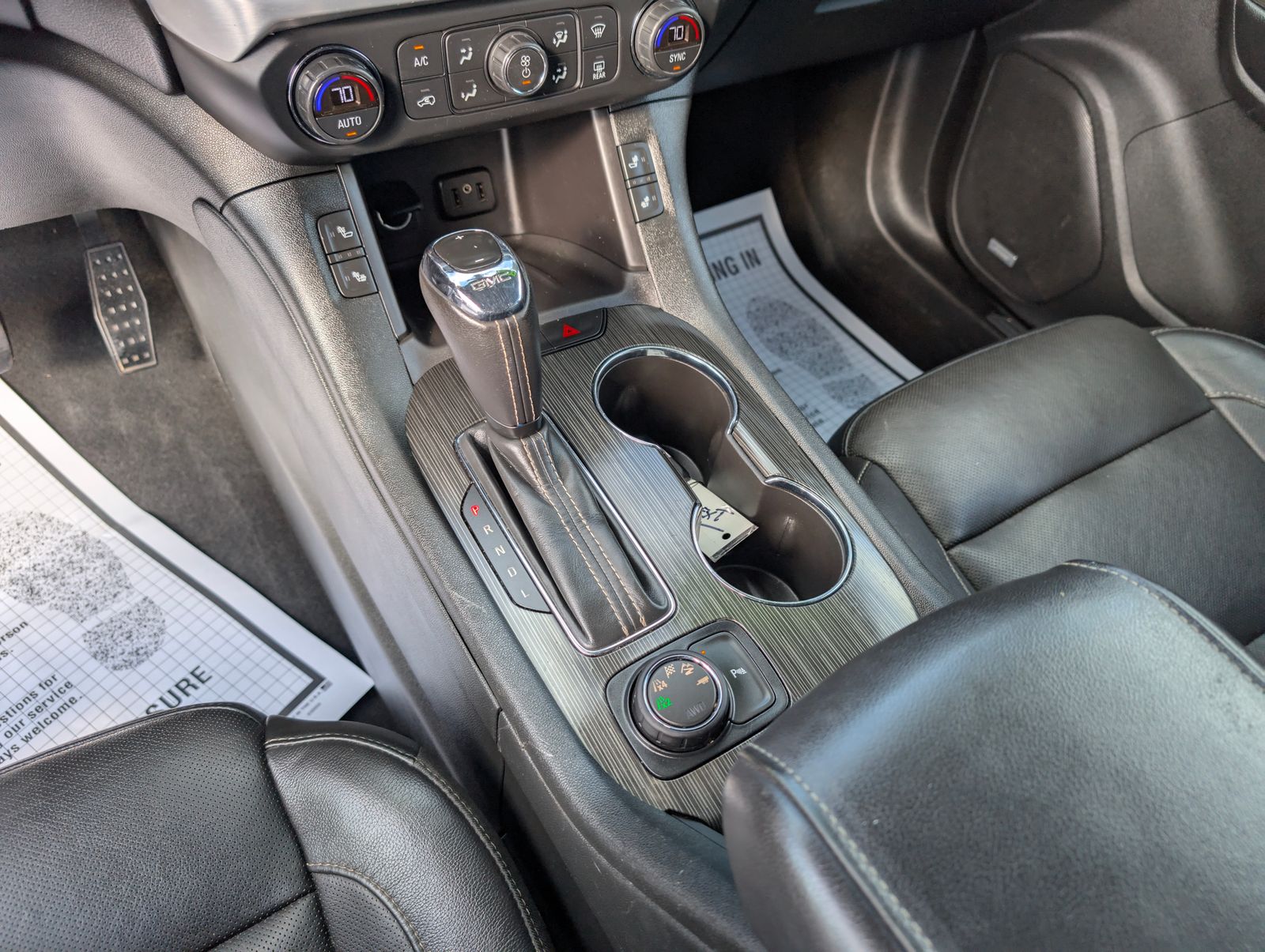 2017 Gmc Acadia SLT photo 17