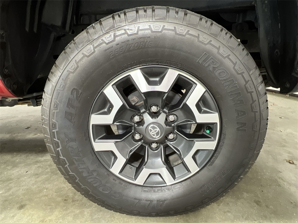 2022 Toyota Tacoma TRD Off-Road photo 18