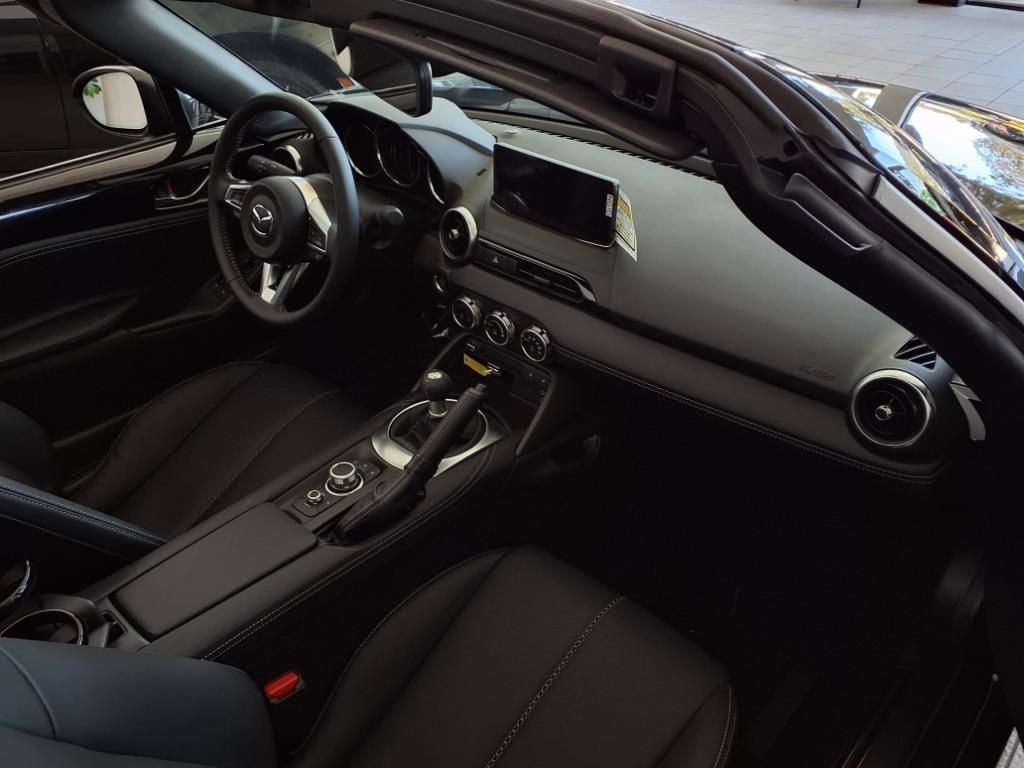 2025 Mazda MX-5 Miata Miata RF Grand Touring photo 11