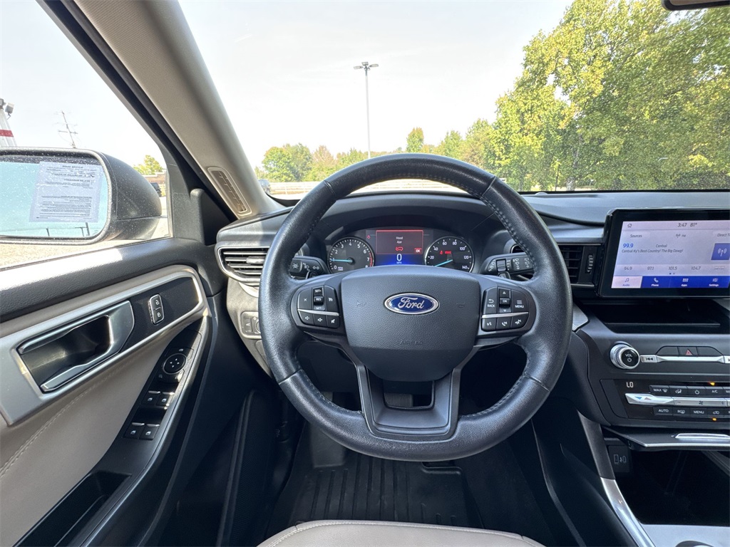 2020 Ford Explorer XLT photo 14