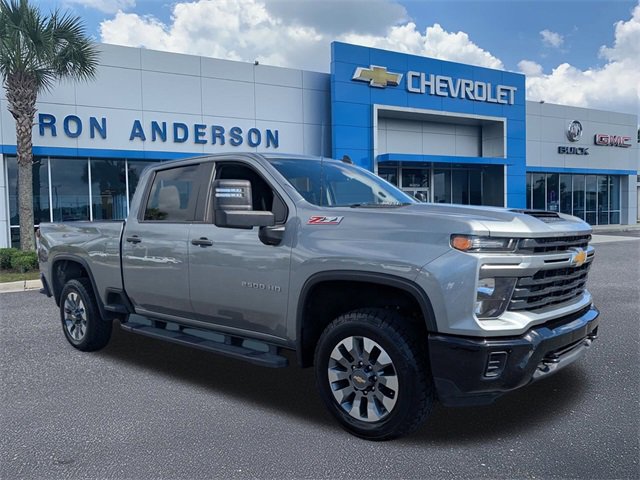 2024 Chevrolet Silverado 2500HD Custom's photo