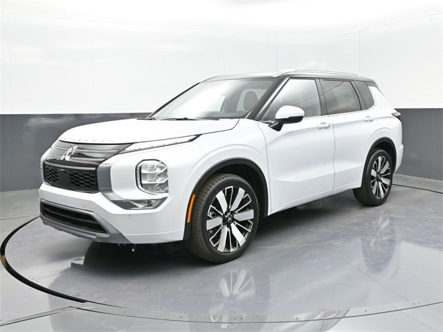 2025 Mitsubishi Outlander SEL's photo