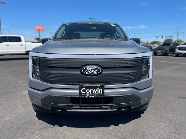 2025 Ford F-150 Lightning Flash photo 6