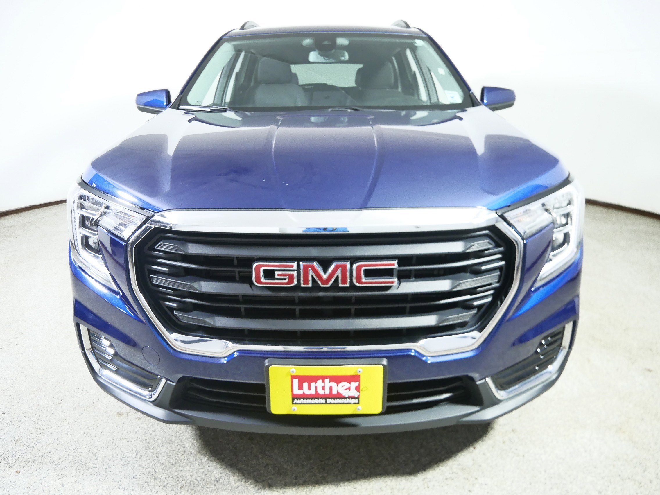 Used 2022 GMC Terrain SLE with VIN 3GKALTEV3NL111528 for sale in Brooklyn Center, Minnesota