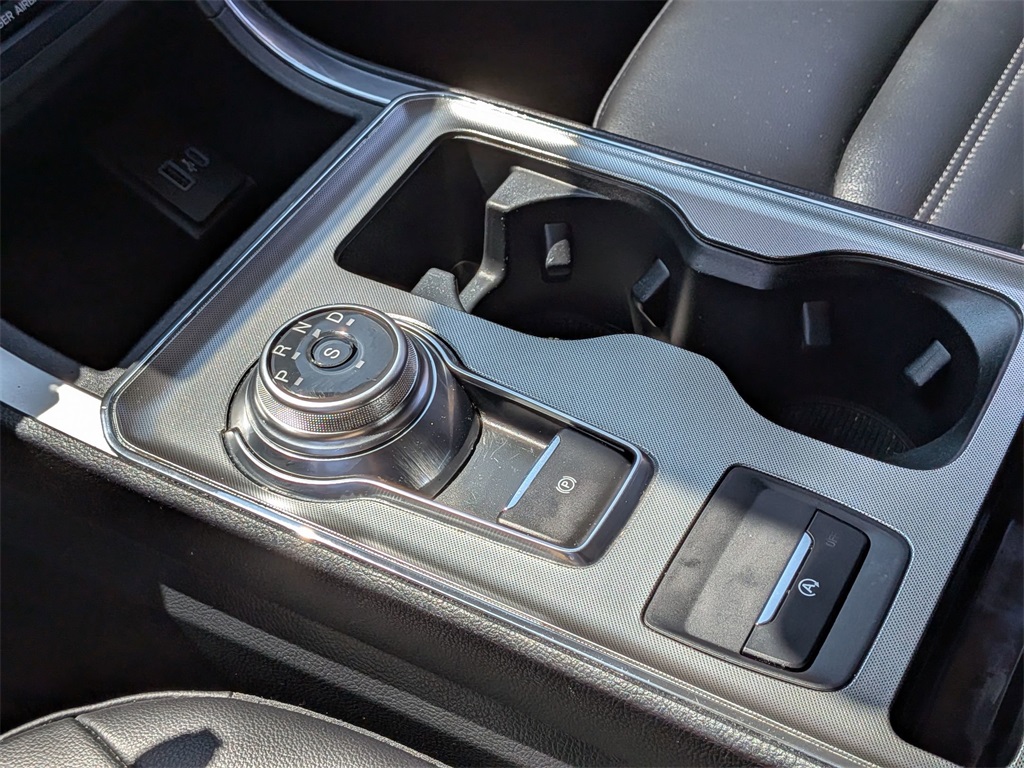 2022 Ford Edge SEL photo 15