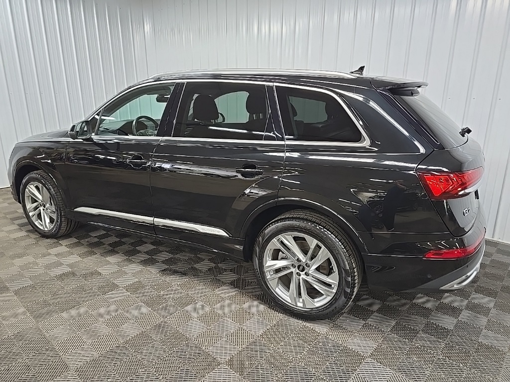 2023 Audi Q7 55 Premium photo 4