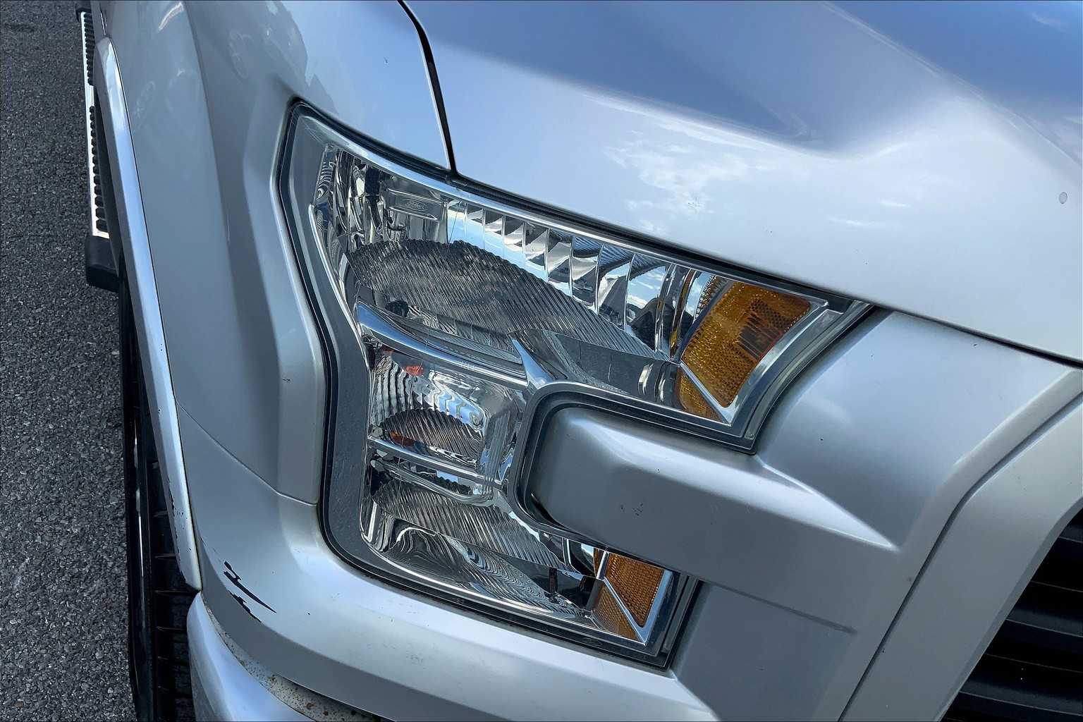 2015 Ford F-150 XLT photo 26