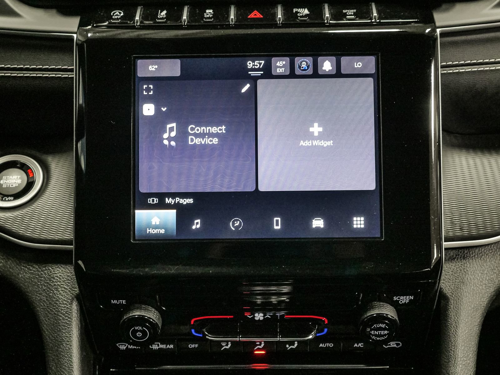 2023 Jeep Grand Cherokee Laredo Altitude photo 25