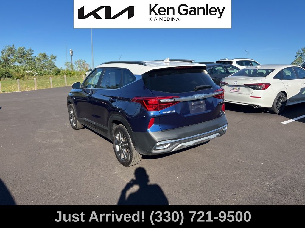 2023 Kia Seltos S Nightfall Edition photo 2