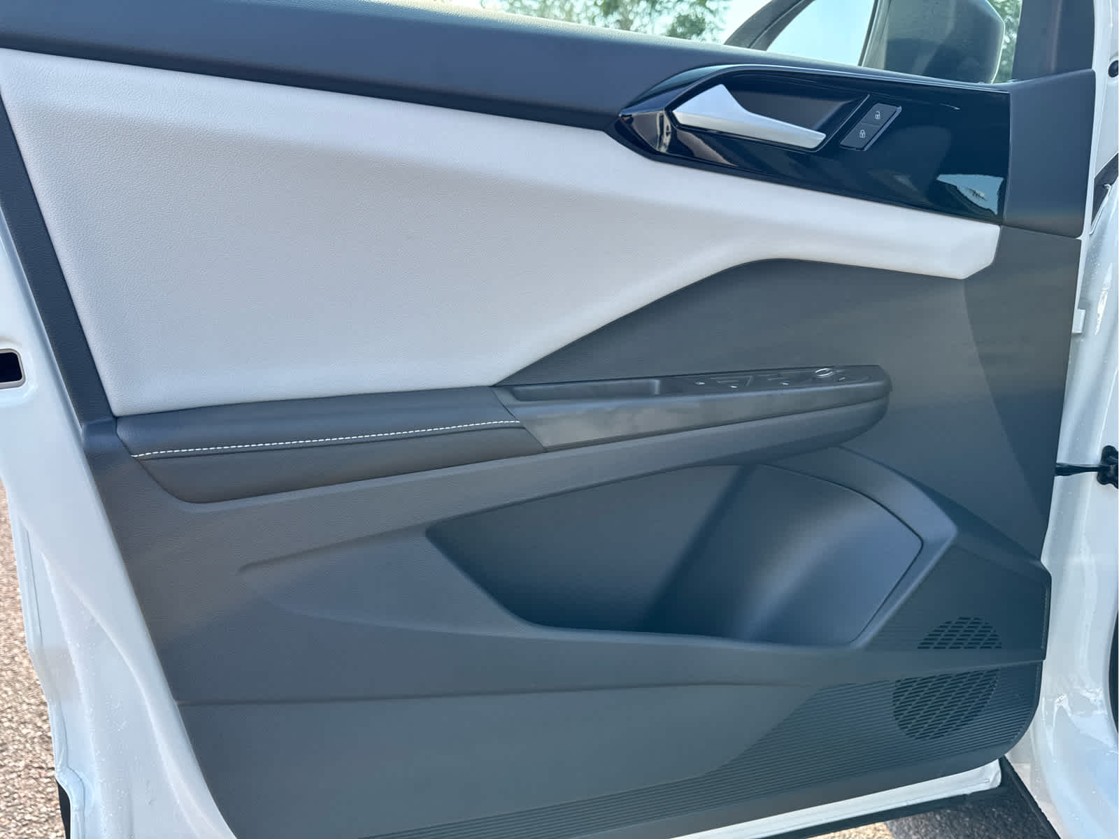 2025 Volkswagen Taos S photo 13