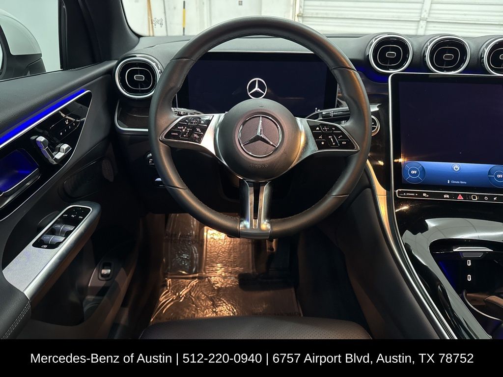 2025 Mercedes Benz GLC 300 photo 18