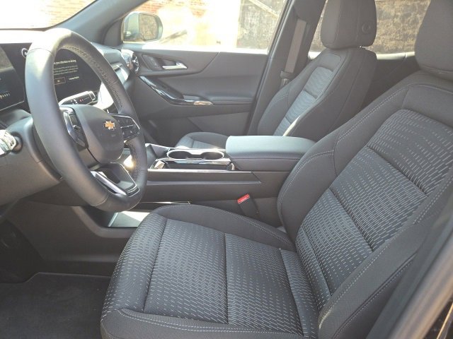 2025 Chevrolet Equinox LT photo 7