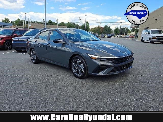 2025 Hyundai Elantra SEL's photo