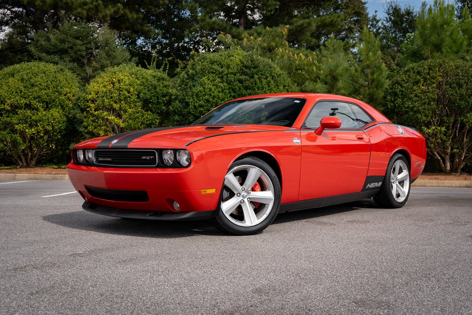 2010 Dodge Challenger SRT8 photo 2