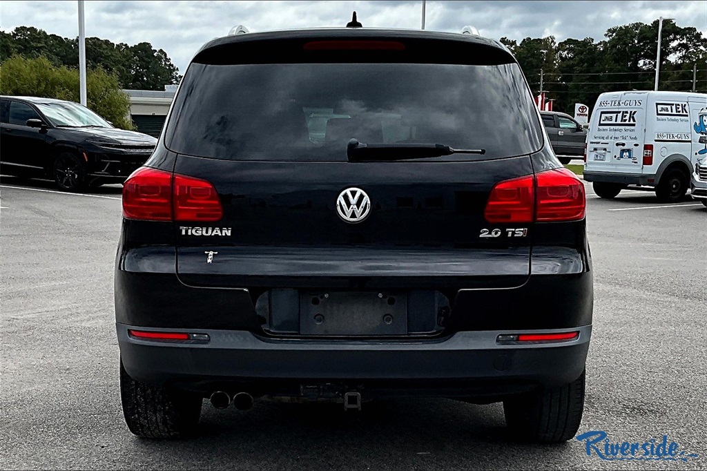 2015 Volkswagen Tiguan SEL photo 5