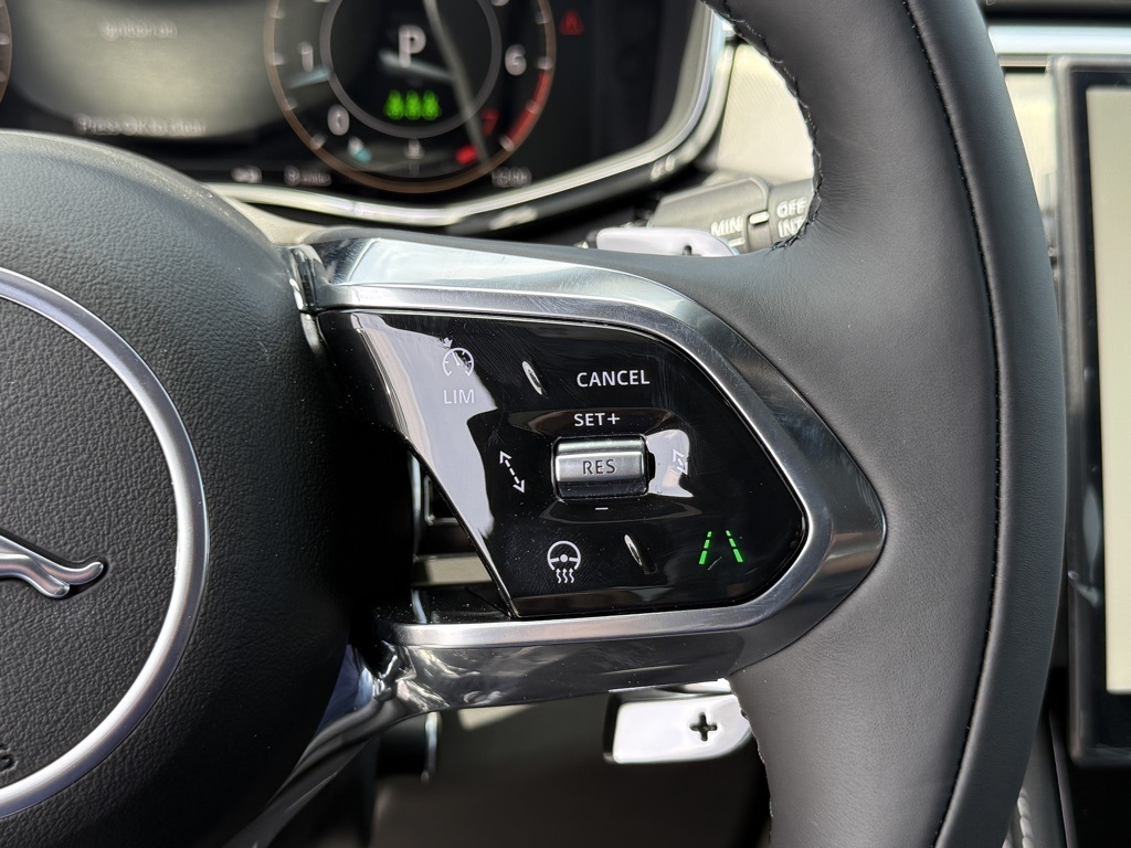 2026 Jaguar F-PACE P250 R-Dynamic S photo 8