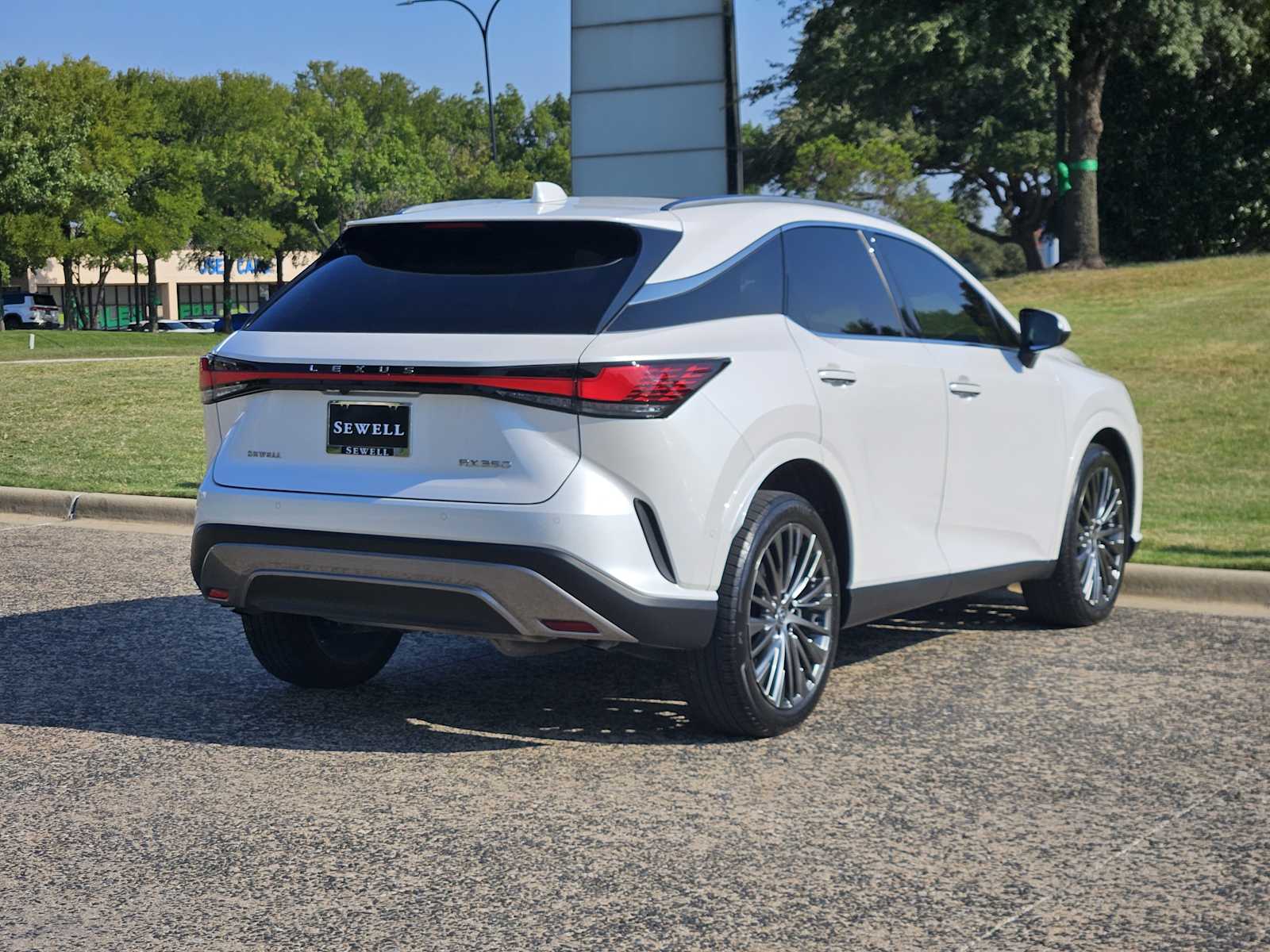 2023 Lexus RX 350 Luxury photo 4
