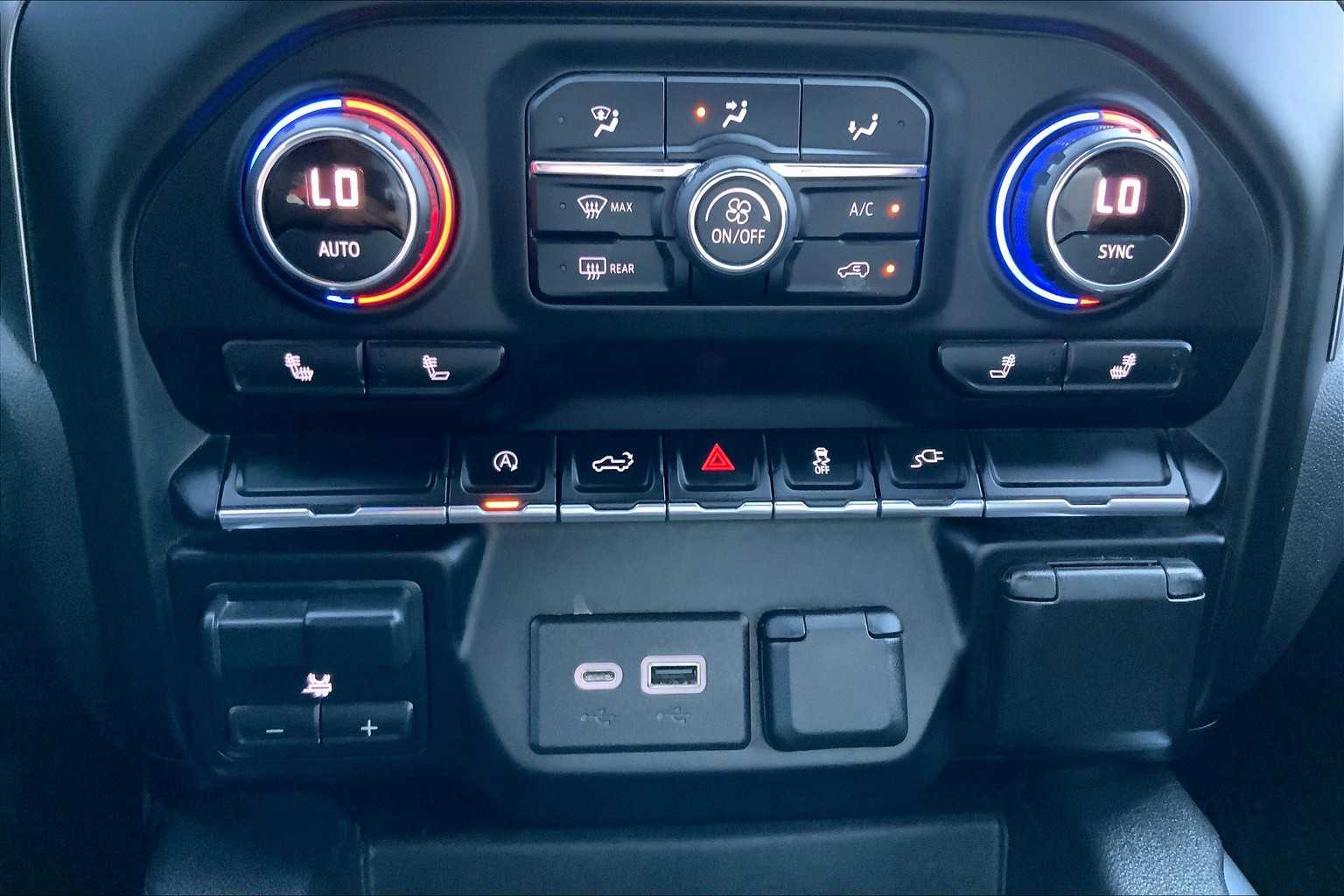 2020 Chevrolet Silverado 1500 RST photo 30